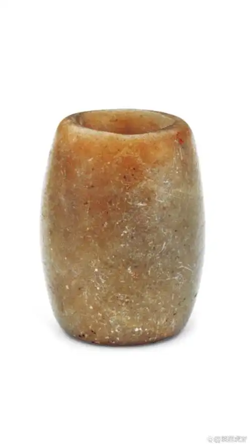 河姆渡文化玉管浙江省博物馆藏