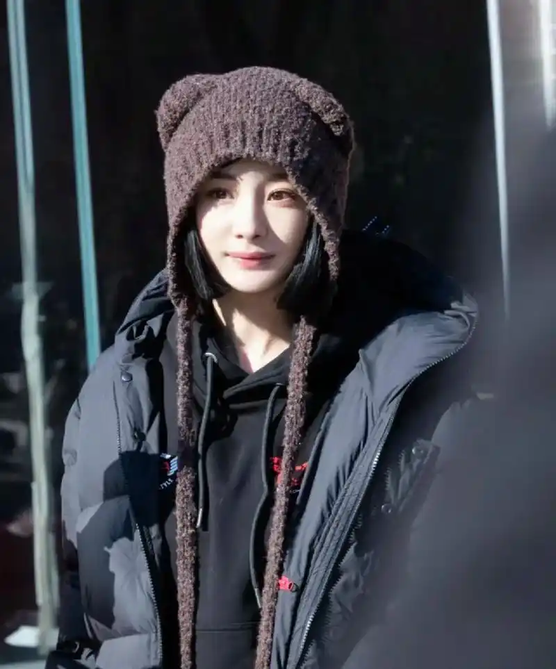 久违的短发.#杨幂 - 抖音