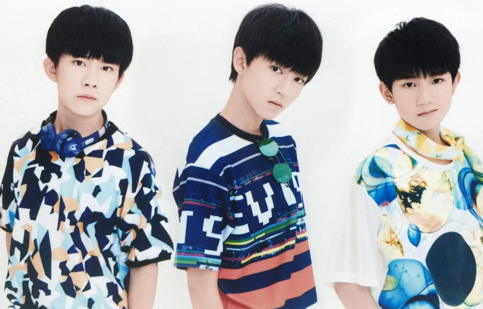 三小只出道已久还显得稚嫩,npc刚出道就显成熟,有对比就有伤害