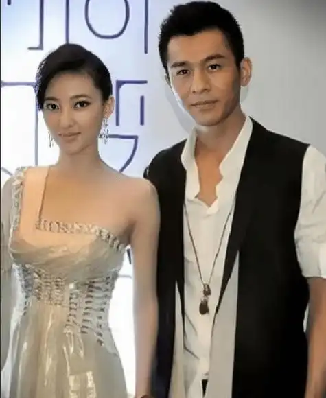 王丽坤与他8年,青春年华都花在他身上,他却转身与别人结婚