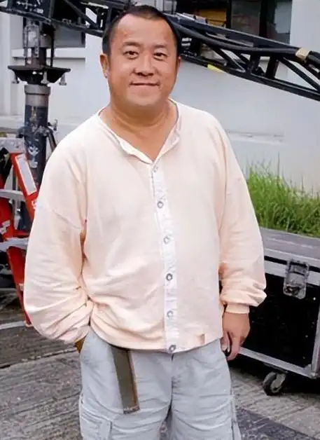 名与利,救不了曾志伟