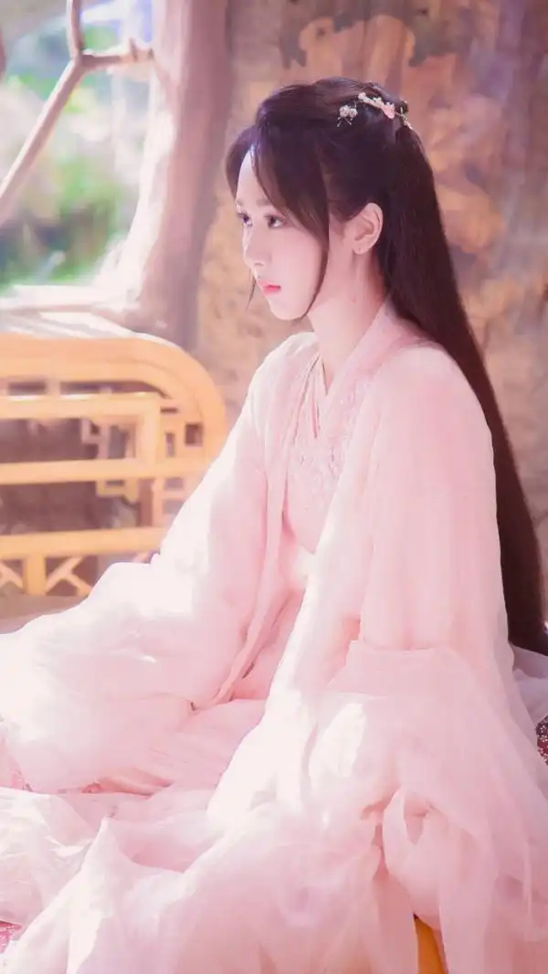 杨紫古装仙女图片几许相思待酒浇