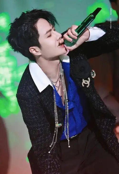 王一博粉丝的精神状态##摩托姐姐要穿婚纱去