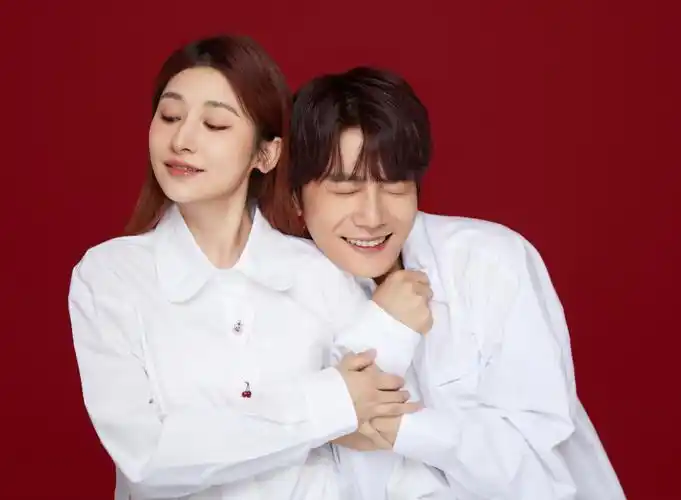 陆虎老婆为王俊凯伴奏(快男陆虎老婆陈曌旭简介)