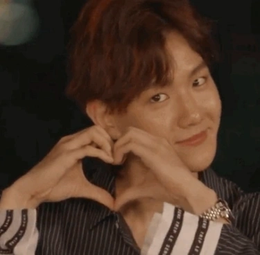 边伯贤 可爱 比心 综艺截图