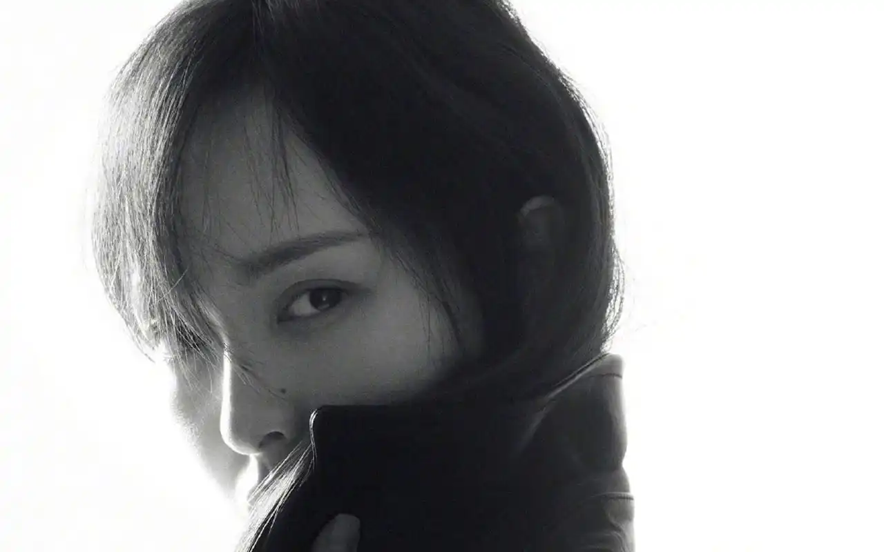 唐嫣最新黑白质感个性写真图片桌面壁纸