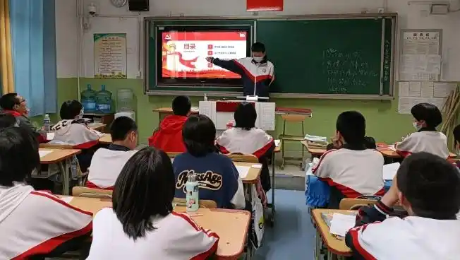 石家庄市第二十一中学举行庆祝建团百年系列活动