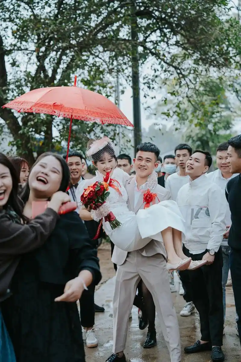 实拍婚礼现场 #农村宴席 #出嫁那天 #只有照片能记录这份 - 抖音