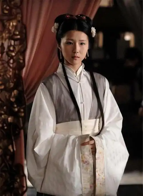 被否认是李易峰女友的方安娜曾竞演林黛玉最终成了宝钗的丫环