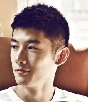 帅气百搭男生寸头发型大全