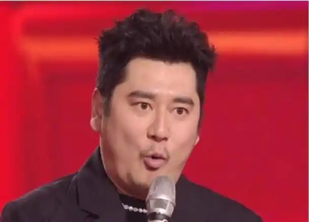 大张伟大张伟当年以其充满争议的身份成为众人瞩目的焦点,作为一名