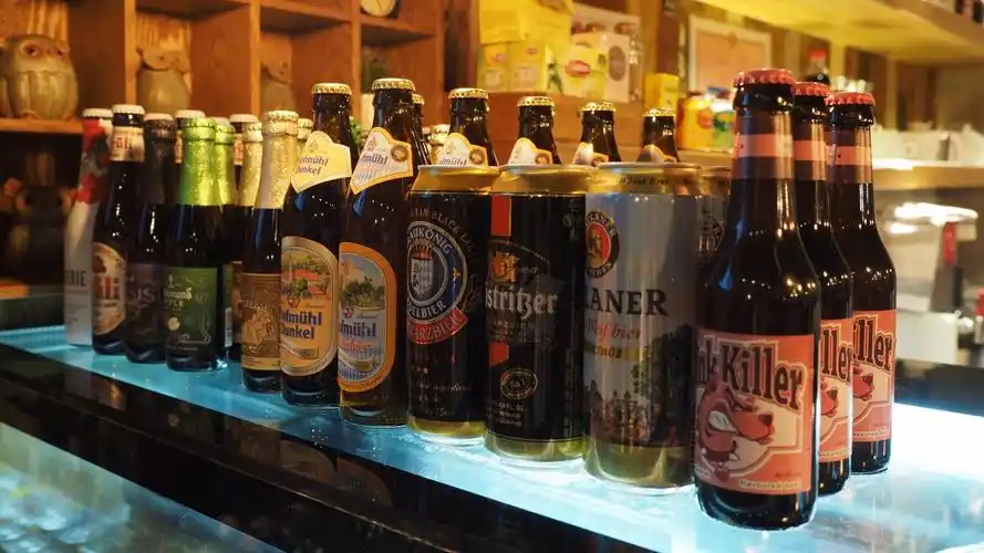 夏日冰镇啤酒图片-美食壁纸-高清美食图片-第8图-娟娟壁纸