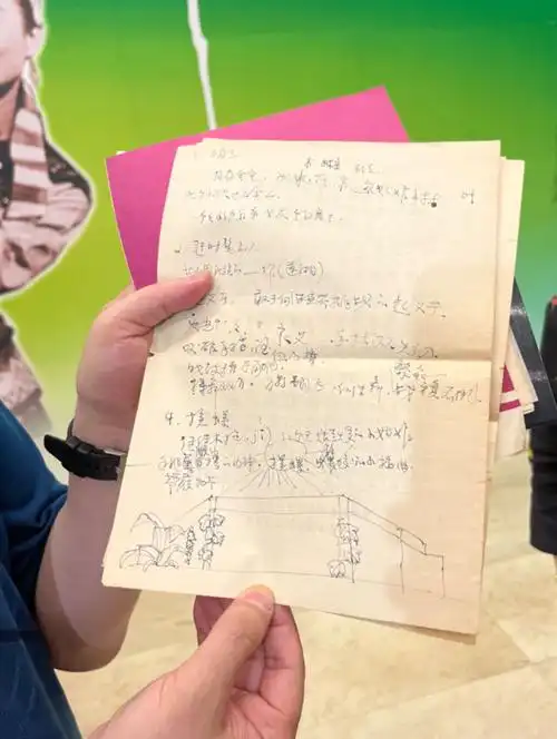 【视频】痴守七十载舞台路:陈翘,刘选亮舞蹈伉俪从