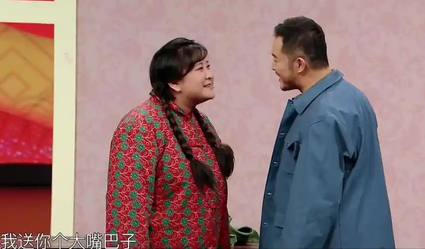 贾玲沙溢春晚后再合作小品贾玲小酒窝好可爱沙溢却看提词器