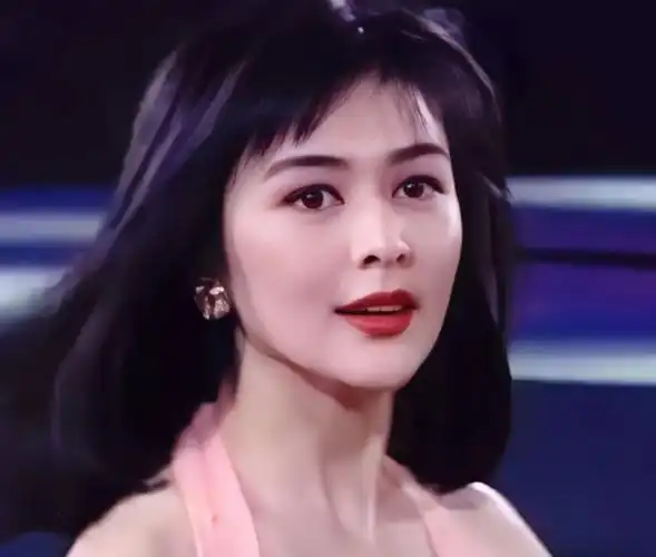 港星关之琳被称为香港影视圈的四大尤物之一,颜值巅峰时期,刘德华曾放