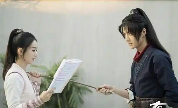 原创有翡王一博vs赵丽颖如见故人喜不自胜