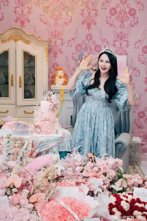 伊能静在上海庆55岁生日自爆满脸针眼打水光针真实容颜曝光