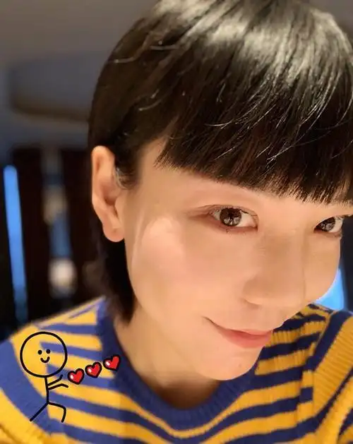 吴莫愁罕见晒素颜正常的样子真好看被网友称睡美人