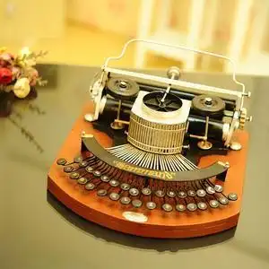 复古怀旧老式打字机图片