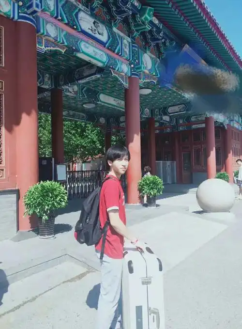 张俊一 《八佰》小湖北