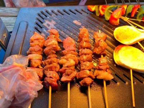 天冷了想吃烤串自己做美味鲜嫩无油烟更健康秒杀烧烤摊