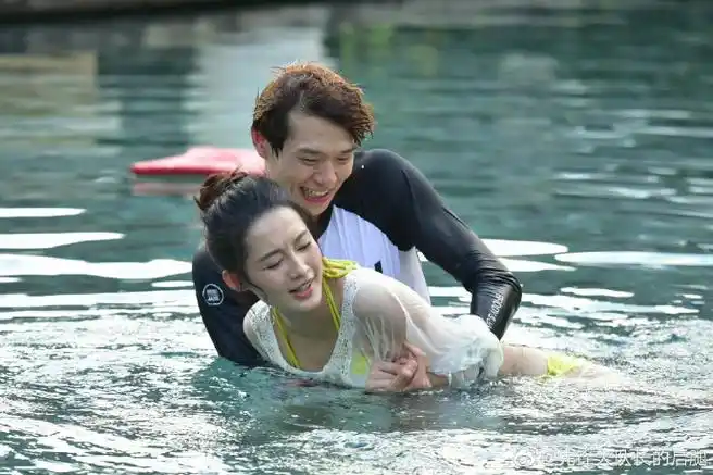 图是李沁魏大勋《我们相爱吧》综艺剧照98p#李沁戏份