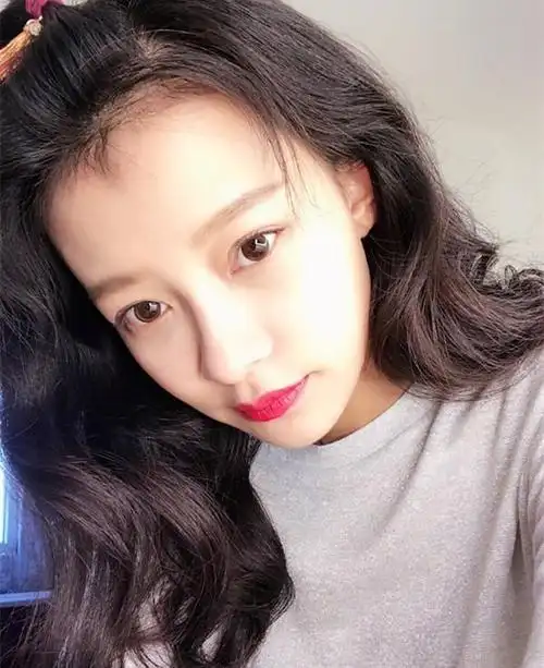 孙怡晒纯素颜照这双眼皮是不是割过