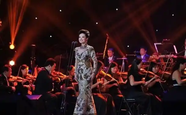 军旅女歌手:飒爽豪迈,唱出清爽!