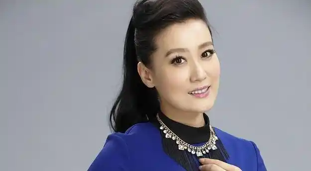 他是哈佛学霸父亲是前外交部部长李肇星岳父著名歌唱家阎维文