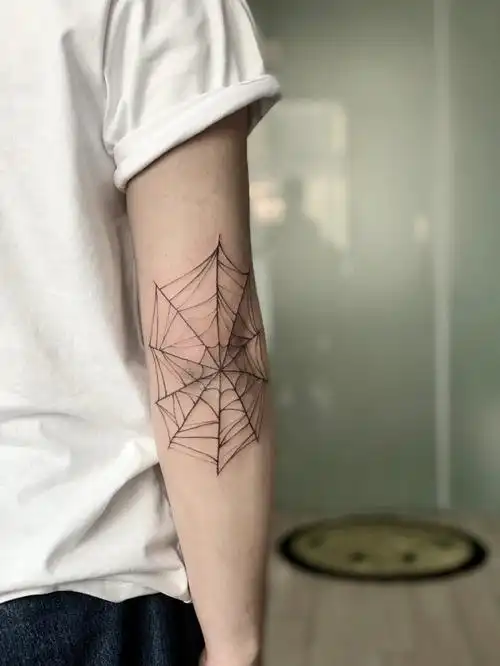 蜘蛛网纹身