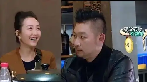 杨幂和刘恺威离婚后,王鸥遇前男友落泪,对方家庭美满