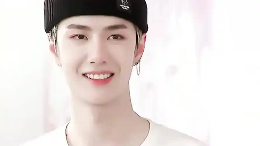 王一博超甜笑容混剪,祝一博生日快乐可以越笑越甜,每天都要开开心心