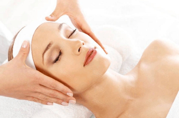 做护理面部穴位图