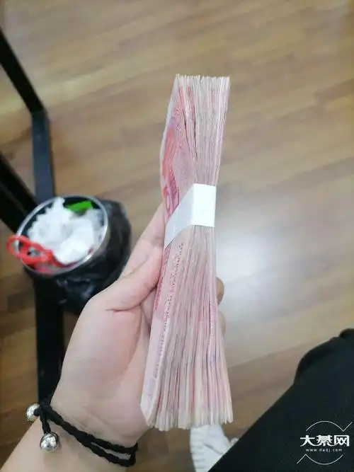 原来一万块钱就这么小小一挪