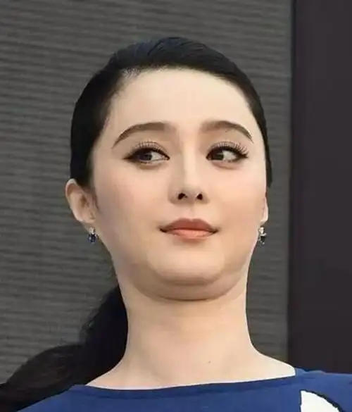 明星们不堪回首的那些照片,终于知道赵丽颖整了哪,杨幂也中枪