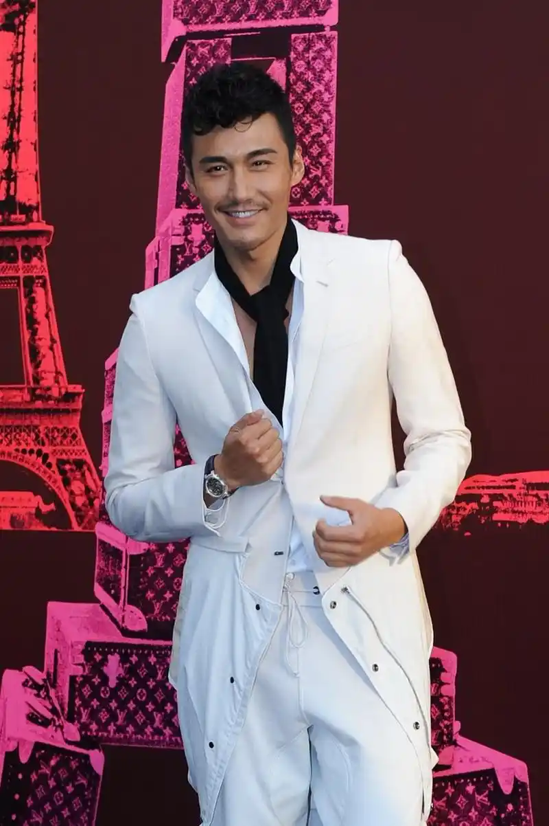 因为你是胡兵,知名影星胡兵诉某航空公司,这个在营销上叫危机公关,能