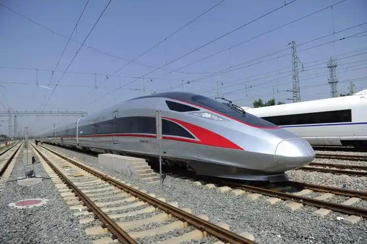 "复兴号"cr400af首发昨天,"复兴号"中国标准动车组在京沪高铁首发亮相