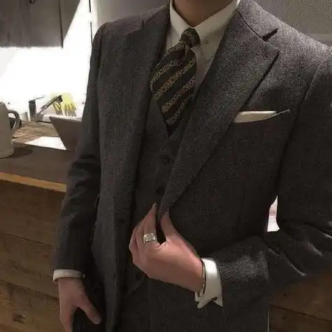 西装成熟绅士男头像 男生头像图片大全 -【爱个性】