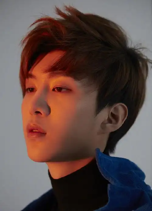 范丞丞精致帅气时尚杂志写真图片