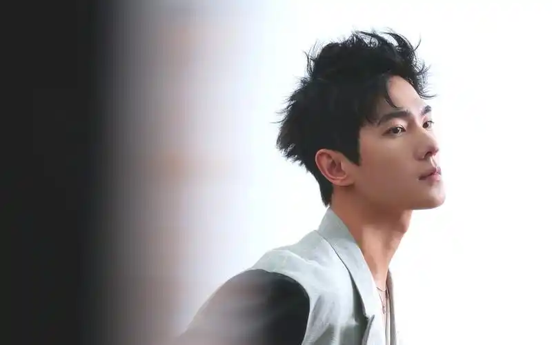 20210209 法国娇兰携手品牌代言人杨洋,为你奉上情人节专属挚礼