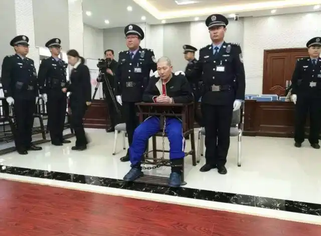 如果死刑犯在执行死刑时,突发心脏病,需要进行抢救吗?