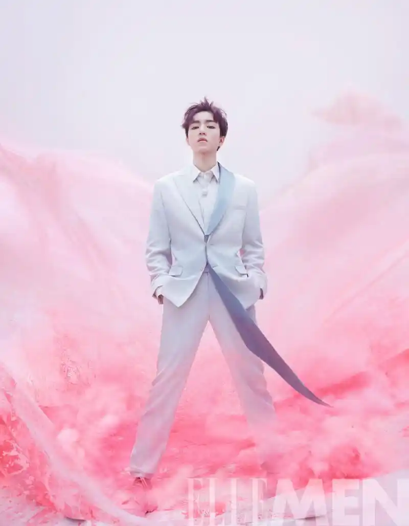 王俊凯《ellemen》一月刊造型释出,粉"末"少年诠释成长新态度