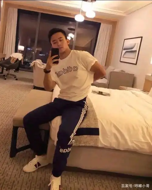 除了上班就会健身的小奶狗,长得好看,身材还这么好,177的身高,真的很