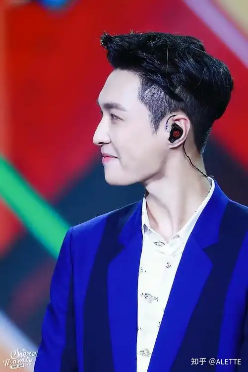 张艺兴的笑容给你什么样的感觉