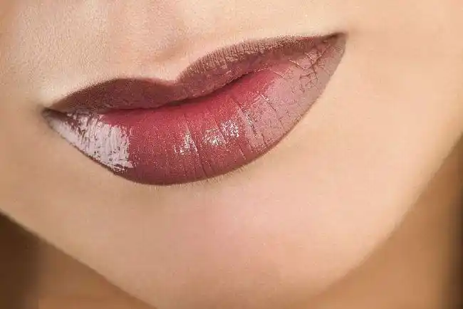 女人这2个"地方"颜色越黑,说明"下面"越脏,很多人都不知道