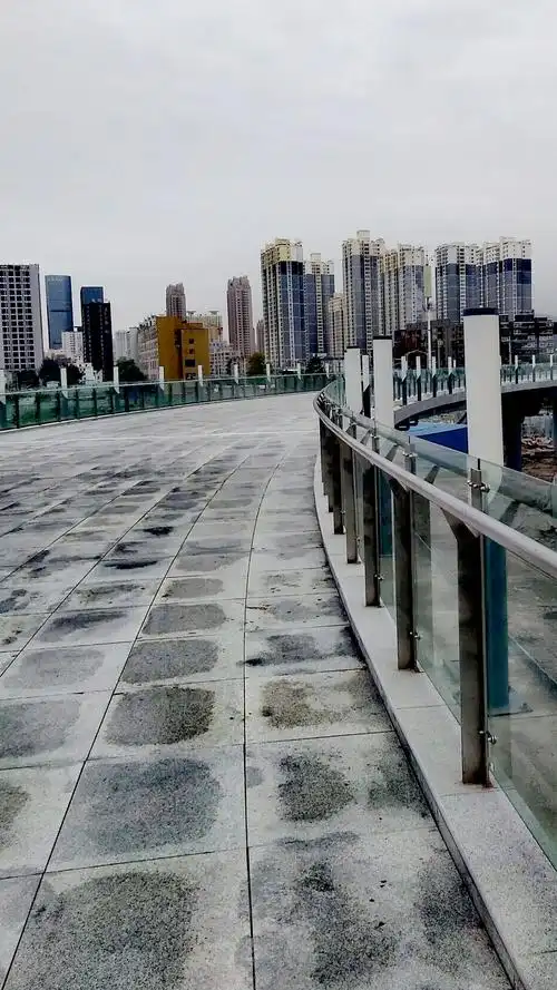 兰州西站北广场,环形观景天桥.