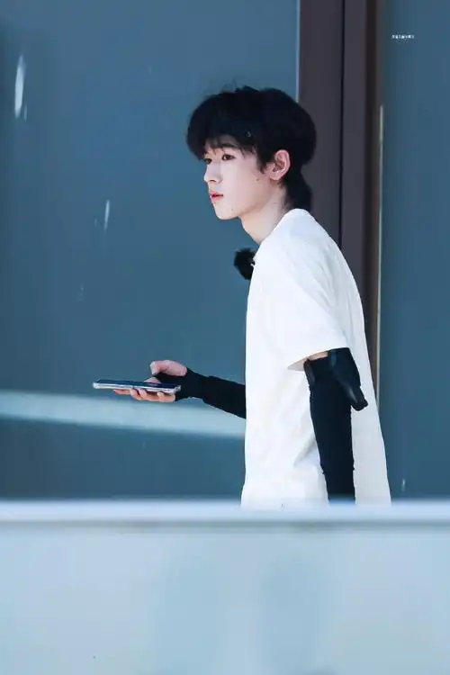 宋亚轩脸颊痣好苏##宋亚轩全员加速中名品侧颜