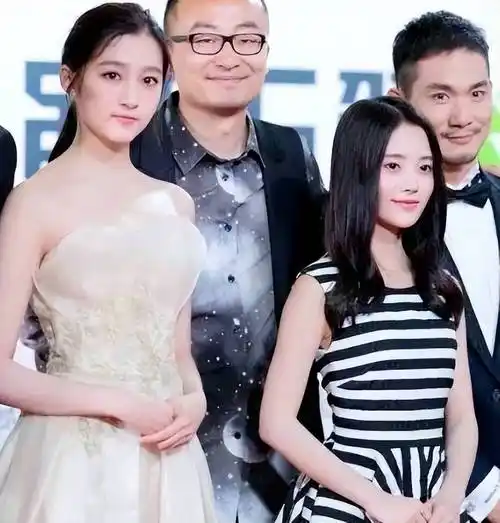 甚至让不认识的人看来,关晓彤还是她的大明星,鞠婧祎却像是跑来跟大