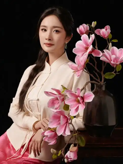 杨幂雪中撑伞##杨幂新中式细闪旗袍