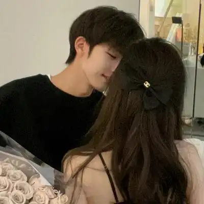 情侣头像文艺范成熟彼此用心相待所以刻骨铭心